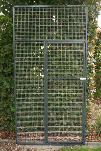 deurkader met groene trespa onderaan