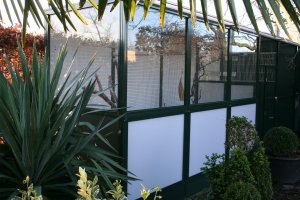 plexi voorzetraam boven,en polycarbonaat opaal onderaan