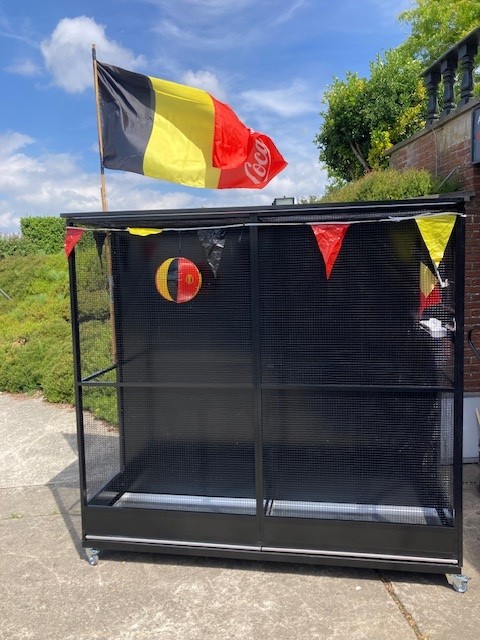Volière zwart b204xd60xh195cm
