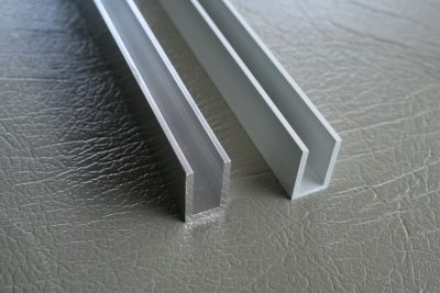 U profiel 20 x 12 x 2mm en 25x12x2mm U profiel 20 x 12 x 2mm en 25x12x2mm